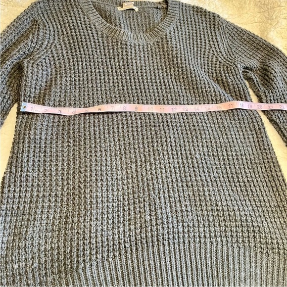Women’s sweater size medium - Picture 4 of 5